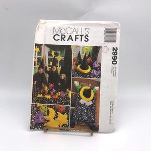 UNCUT Sewing PATTERN McCall Crafts 2990, Halloween Home Decorating, 2000 Quick
